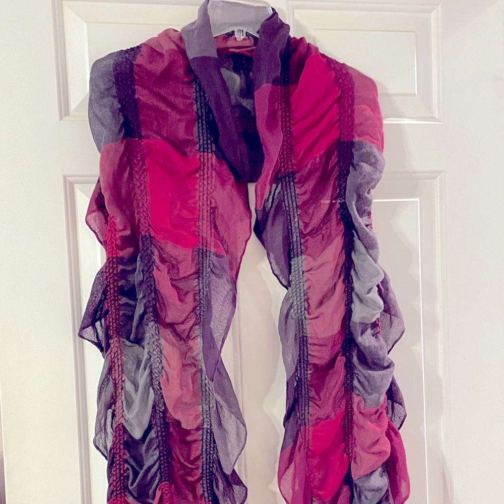 Fushia and dark gray scarf.